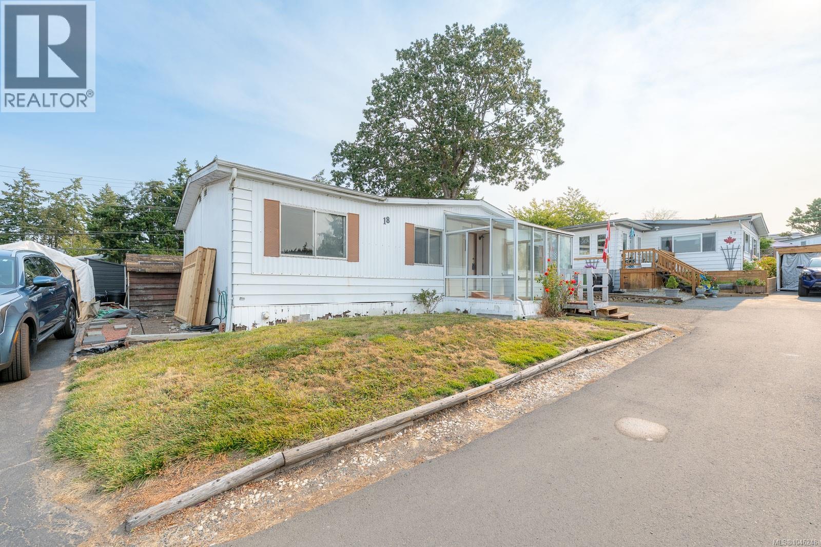 #18 158 Cooper Rd - 2