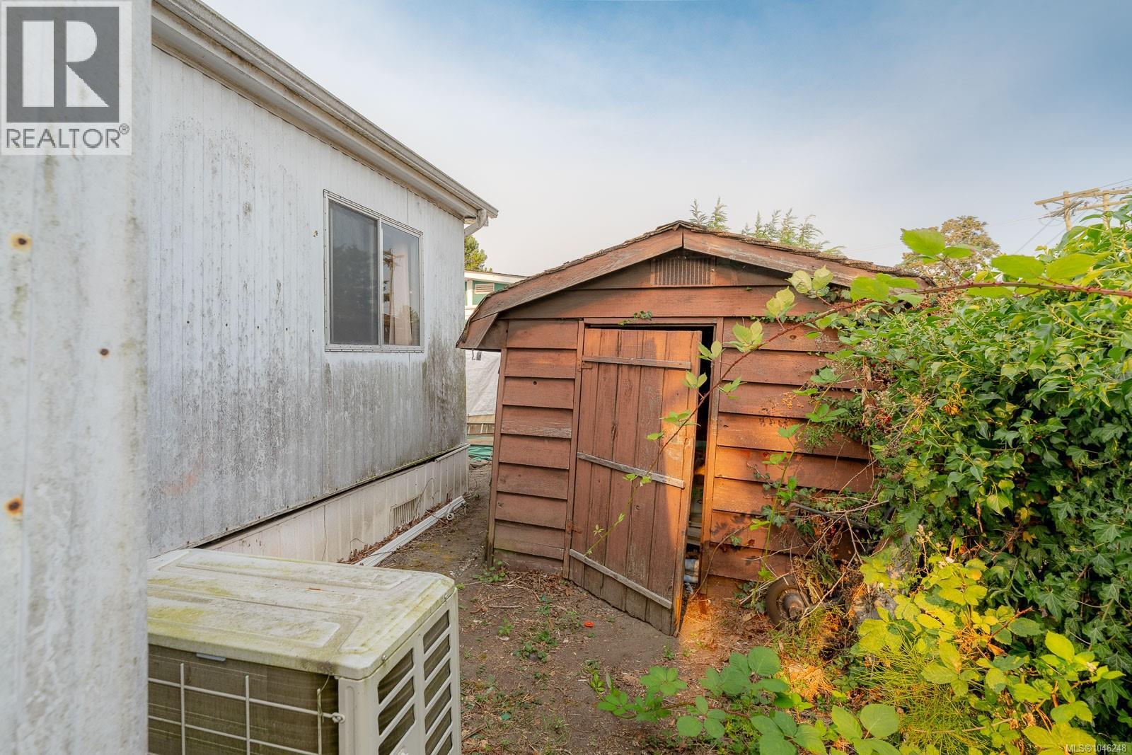 #18 158 Cooper Rd - Image 10