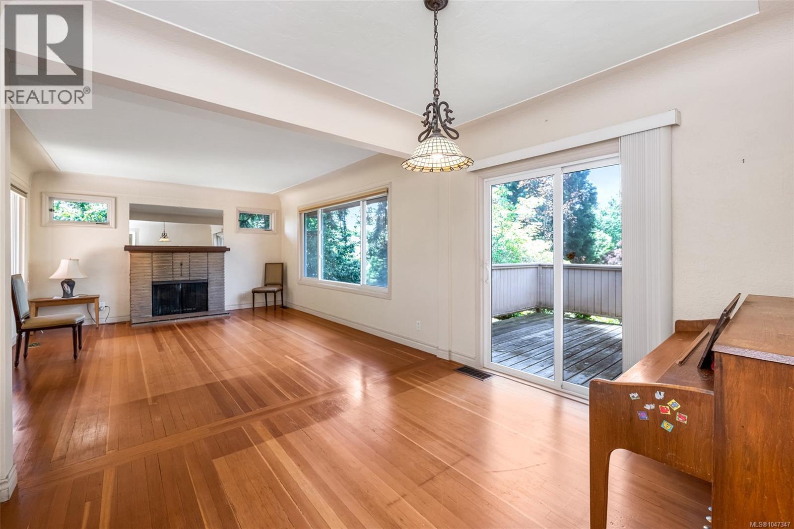 6182 Grieve Rd - 34