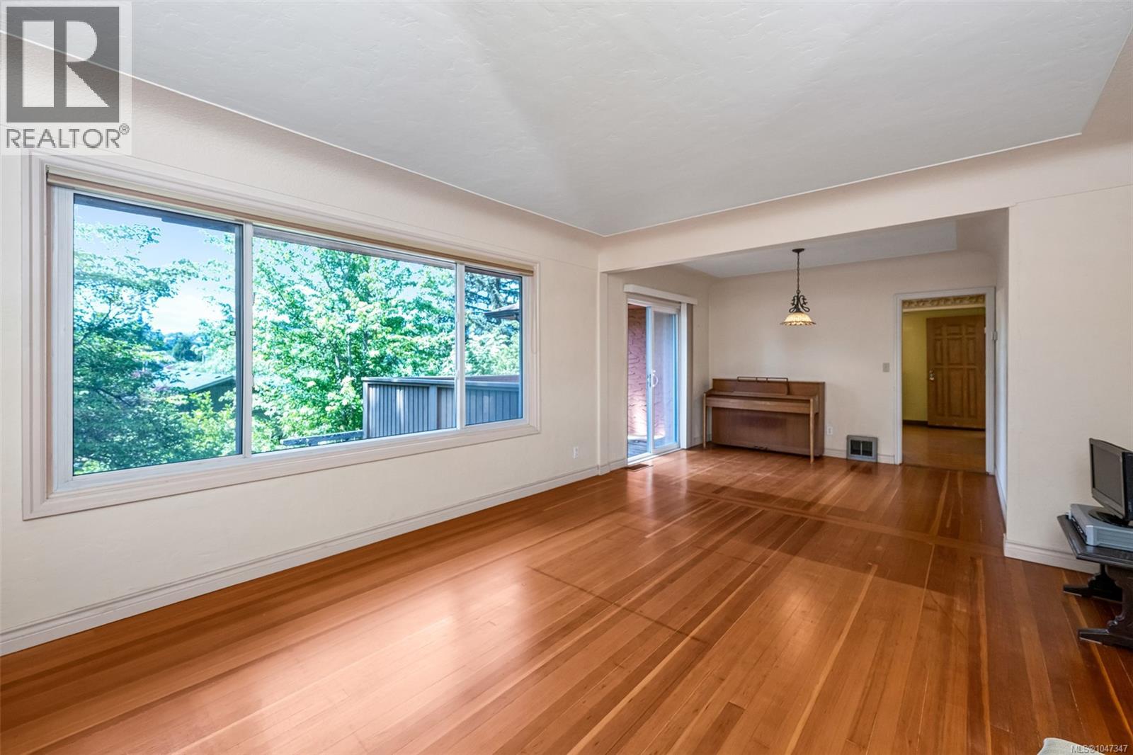 6182 Grieve Rd - Image 26
