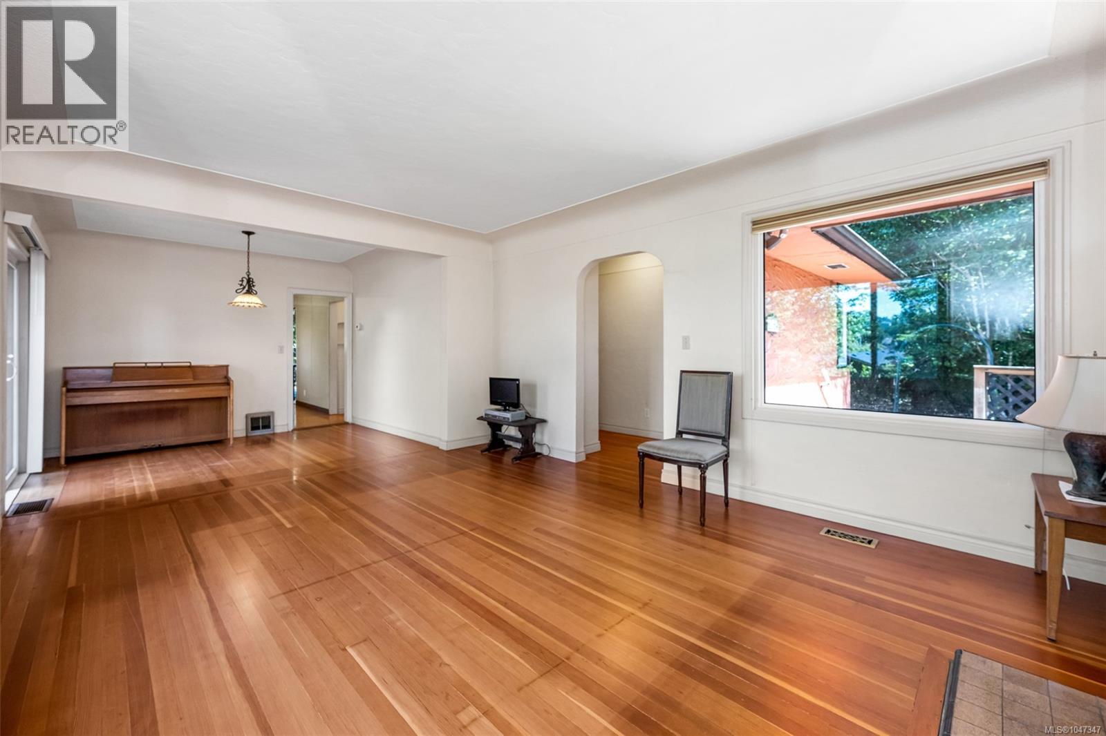 6182 Grieve Rd - Image 25