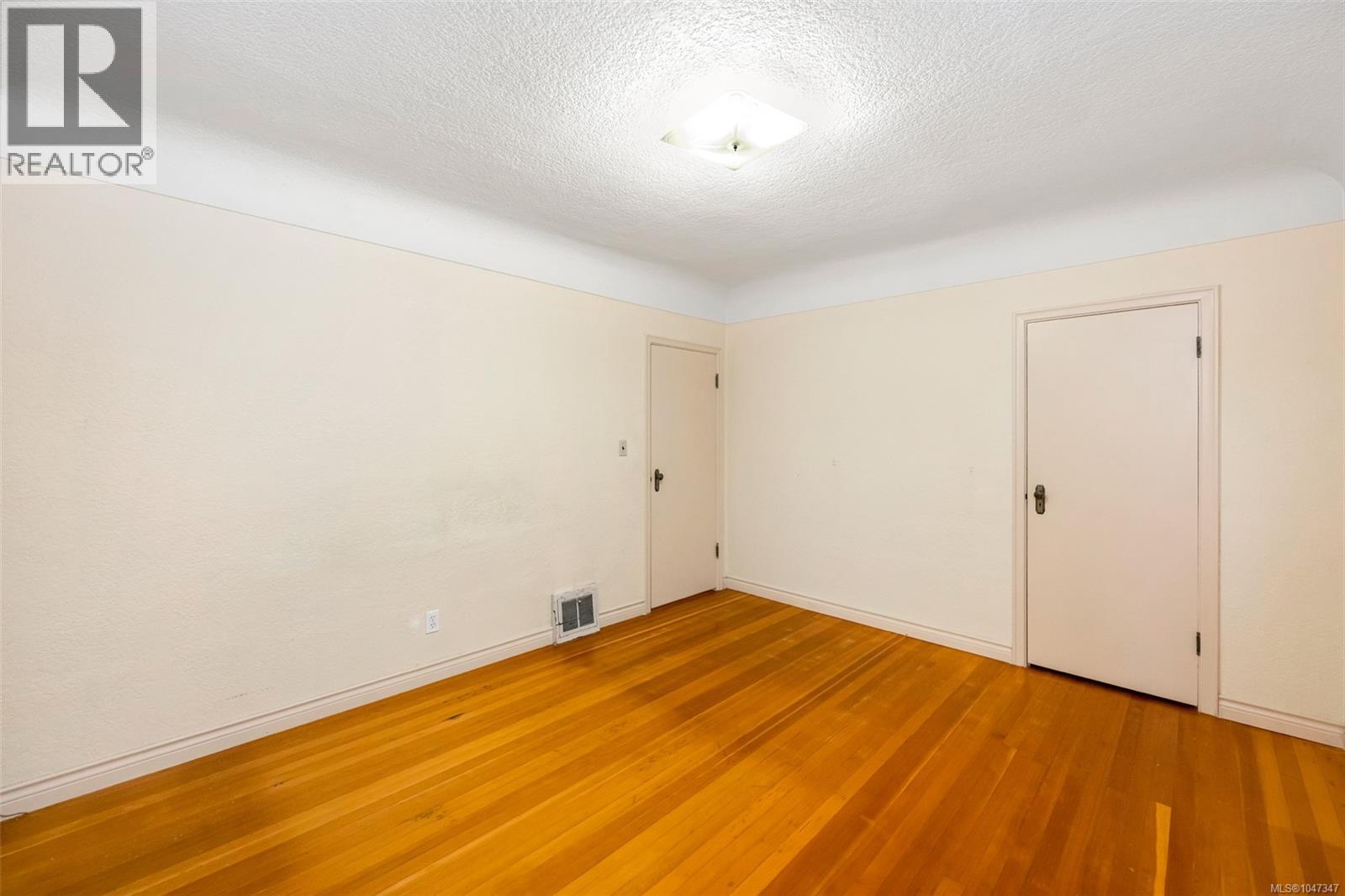 6182 Grieve Rd - Image 37
