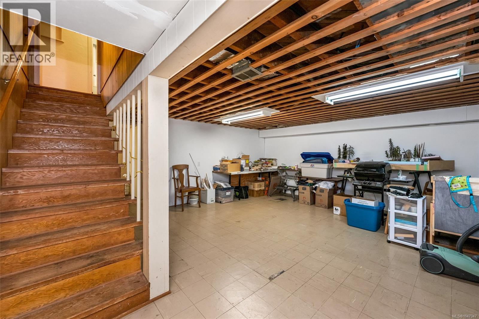 6182 Grieve Rd - 44