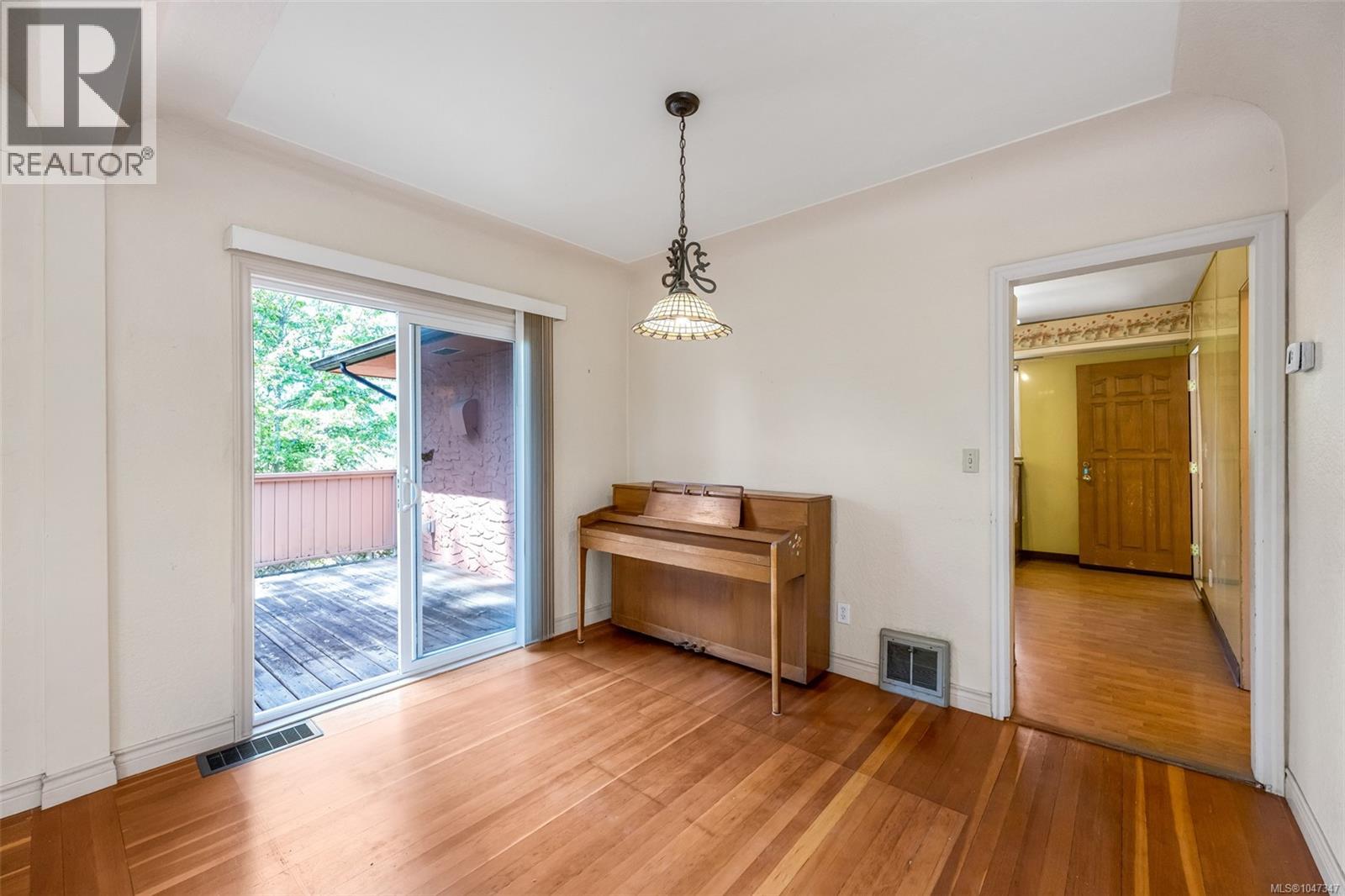 6182 Grieve Rd - 28
