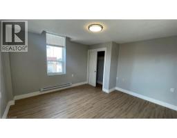 Living room - 69 East Main Street Unit# 305, Welland, ON L3B3W4 Photo 6