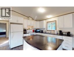 Full ensuite bathroom - 40 Wilderness  Heights Way, Elkford, BC V0B1H0 Photo 6