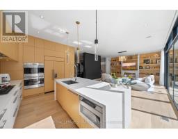 17 Nesbitt Drive, Toronto, ON M4W2G2 Photo 13