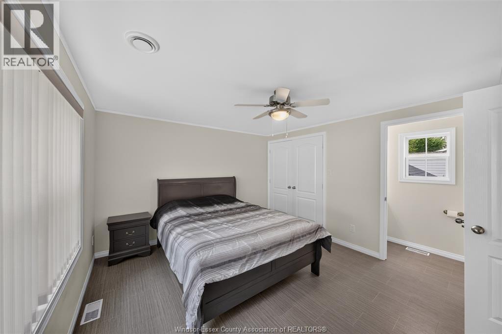 122 STEVEN COURT - 15