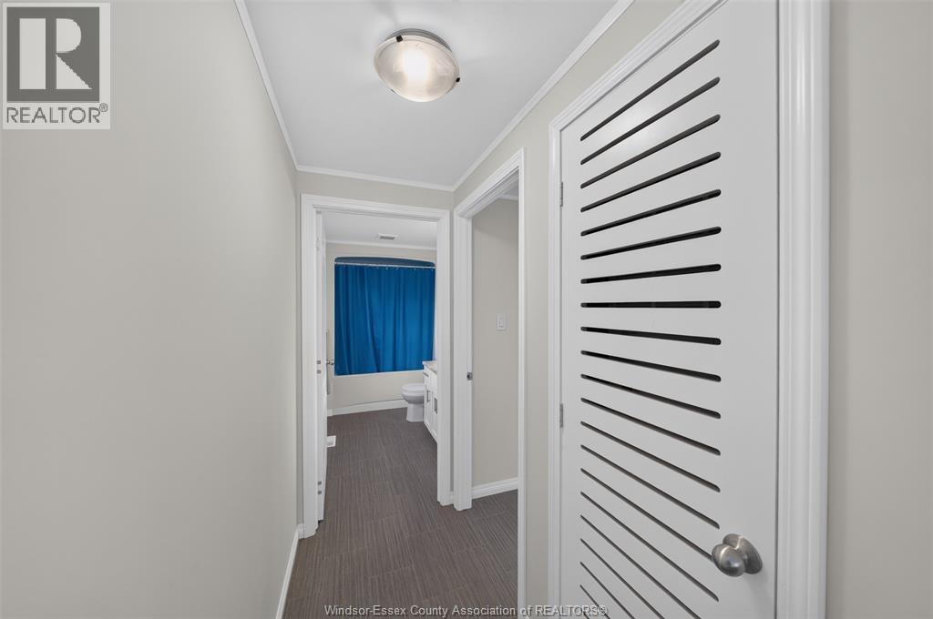 122 STEVEN COURT - 18