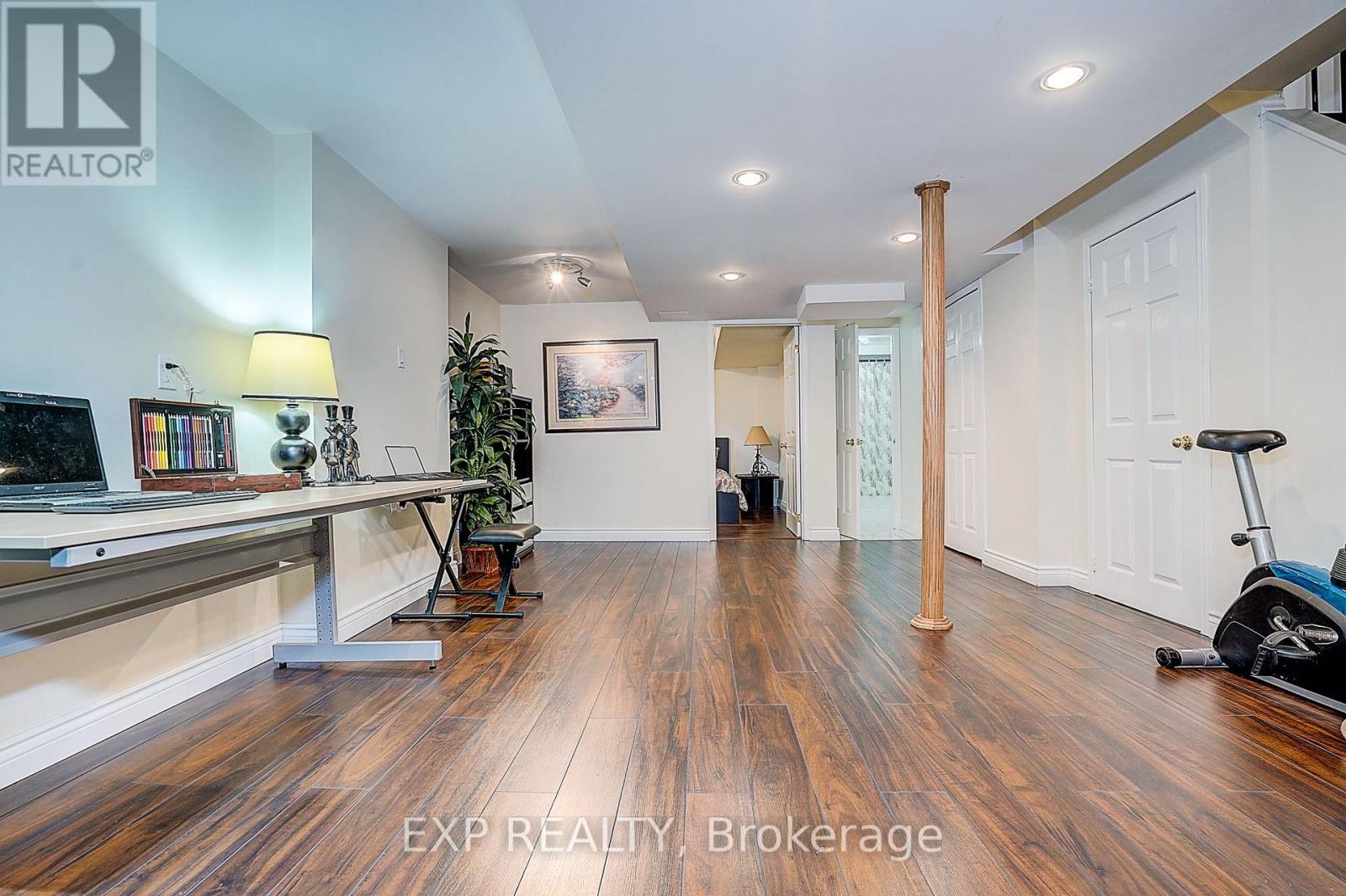 626 WALPOLE CRESCENT - 25