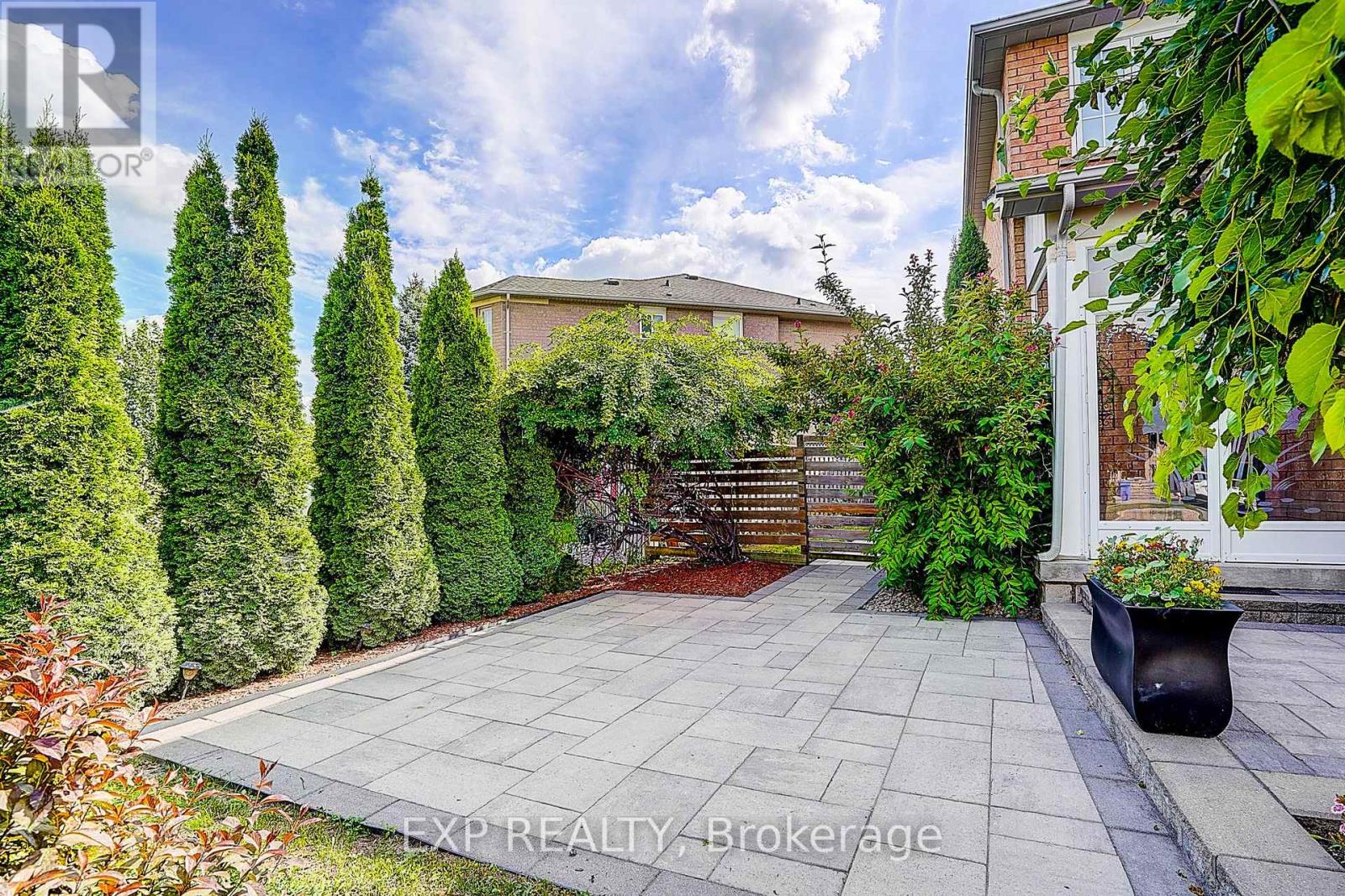 626 WALPOLE CRESCENT - Image 30