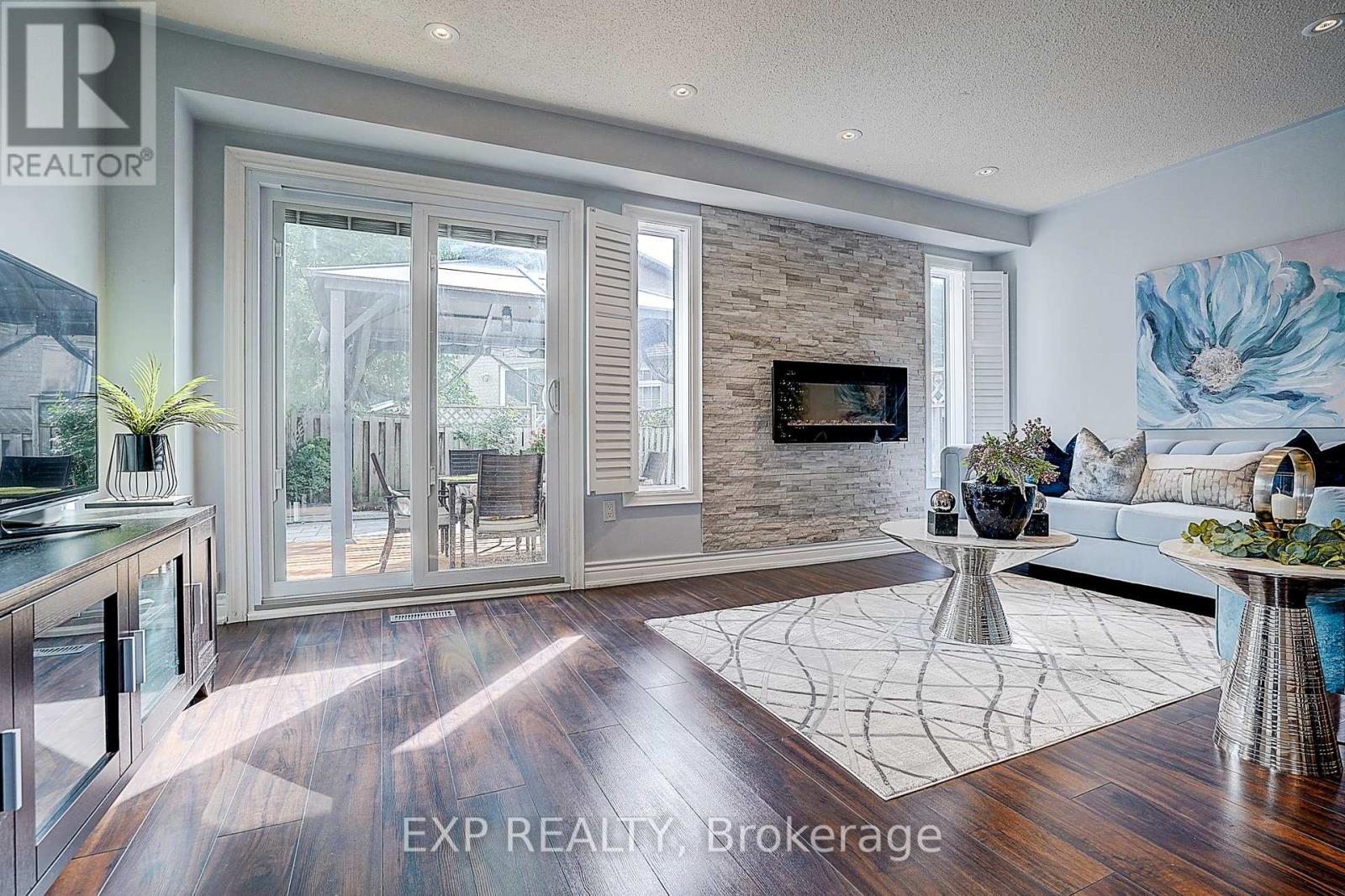 626 WALPOLE CRESCENT - 8