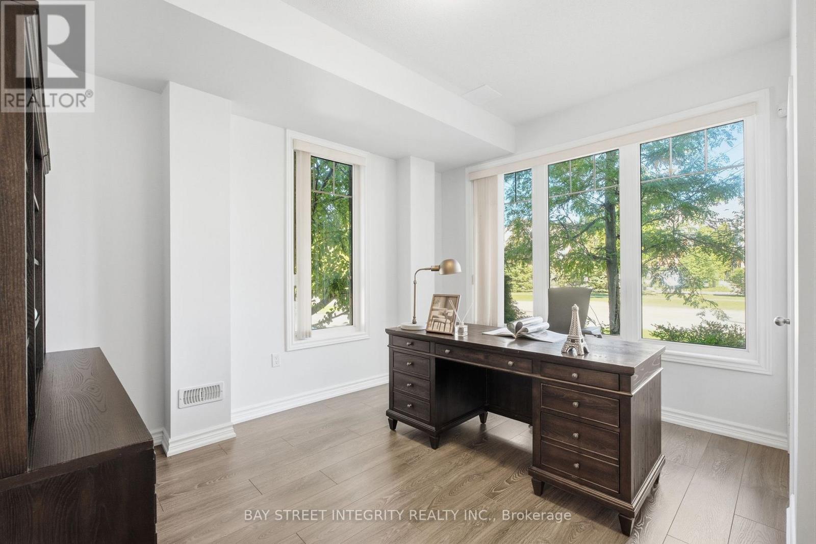 980 MILLARD STREET - 22