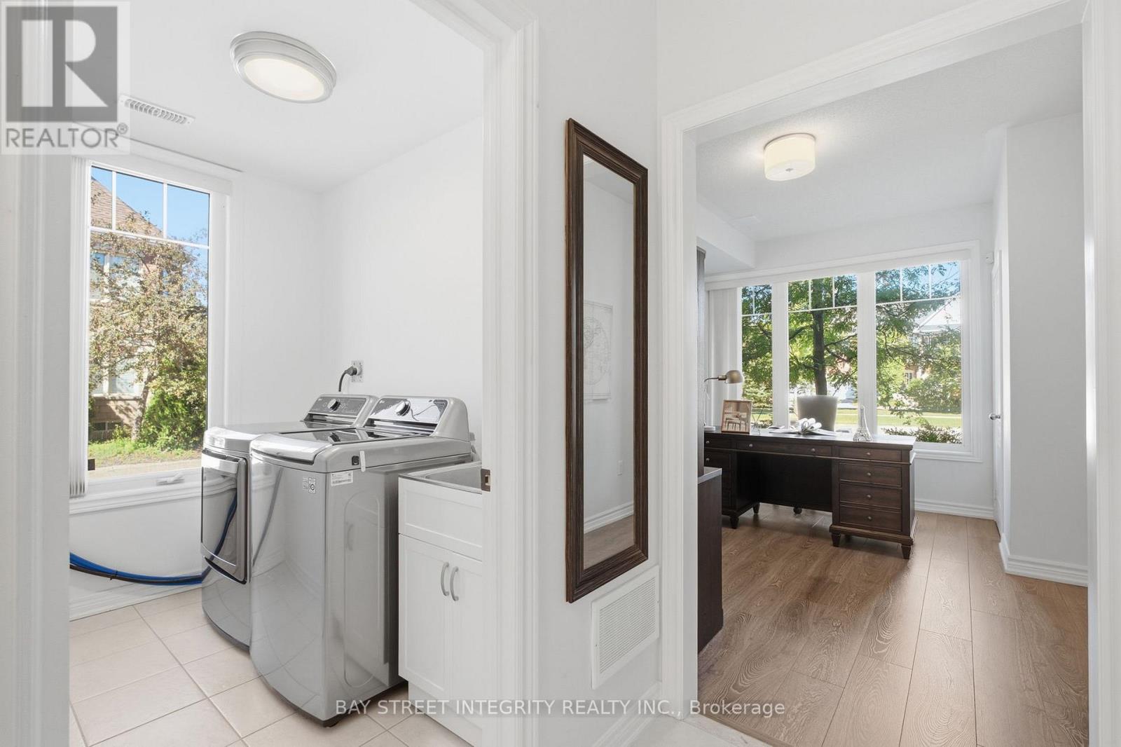980 MILLARD STREET - 24