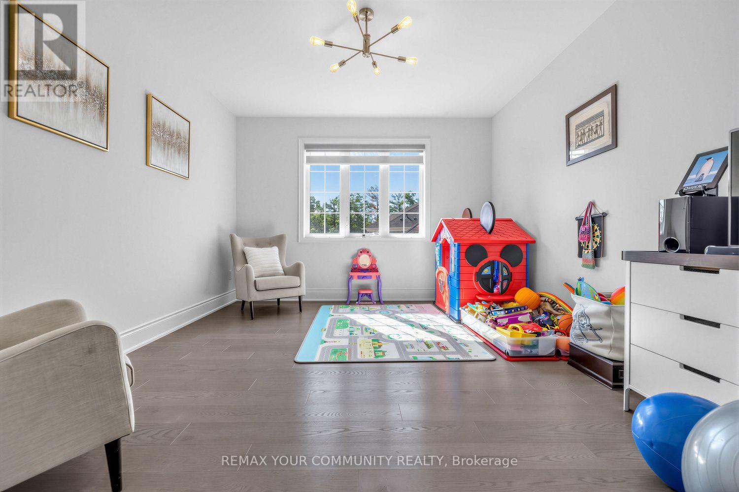 19 REDMOND CRESCENT - Image 31