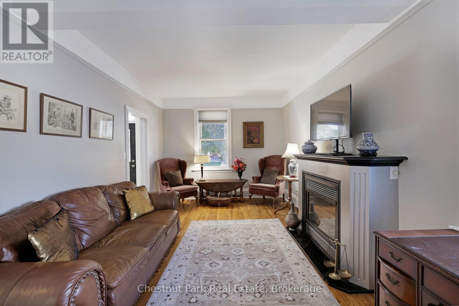 755 4TH AVENUE E - Image 9