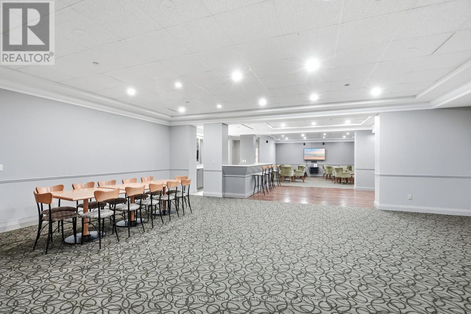 #301 1150 PARKWEST PLACE - Image 32