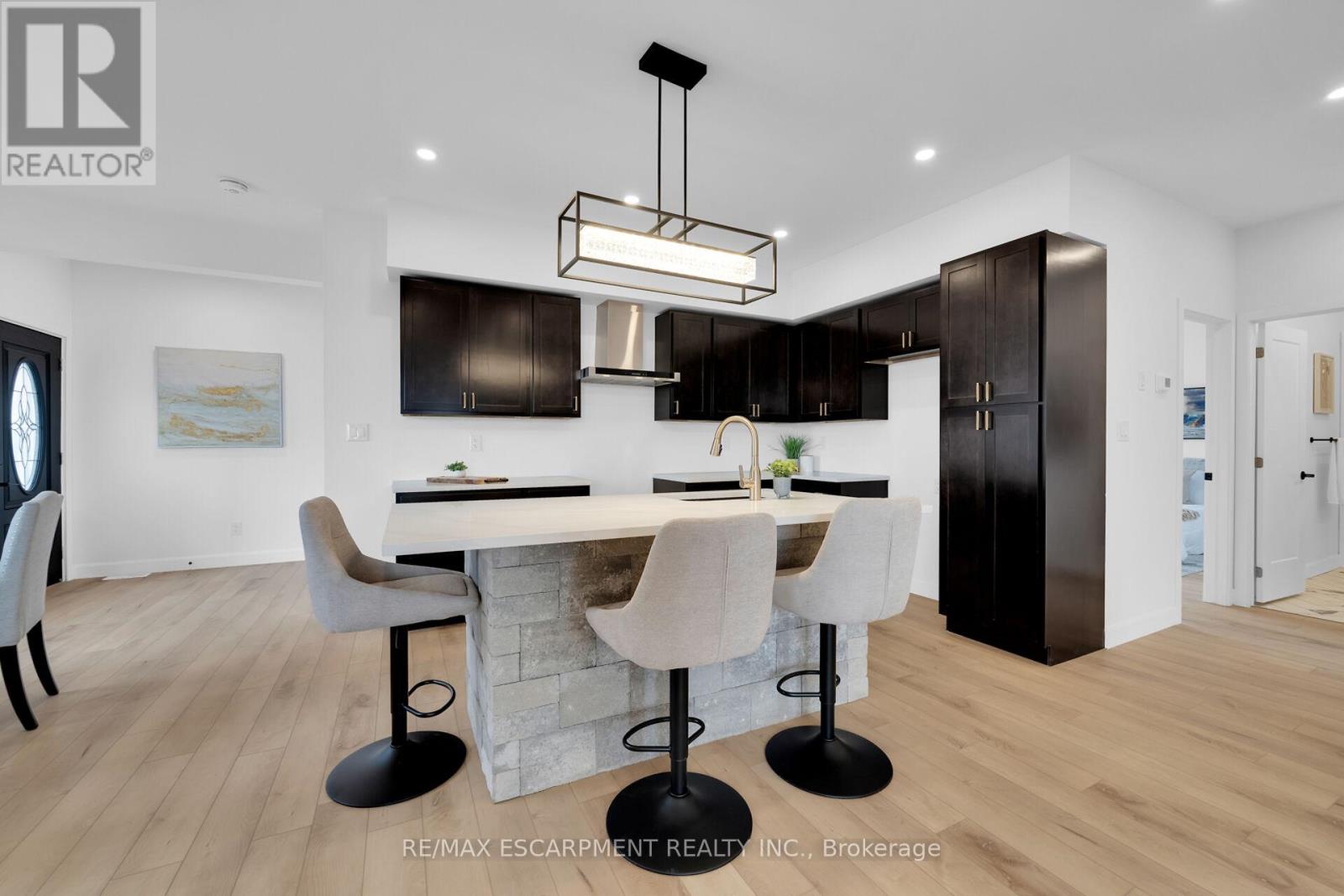 4093 RAINHAM ROAD - 11