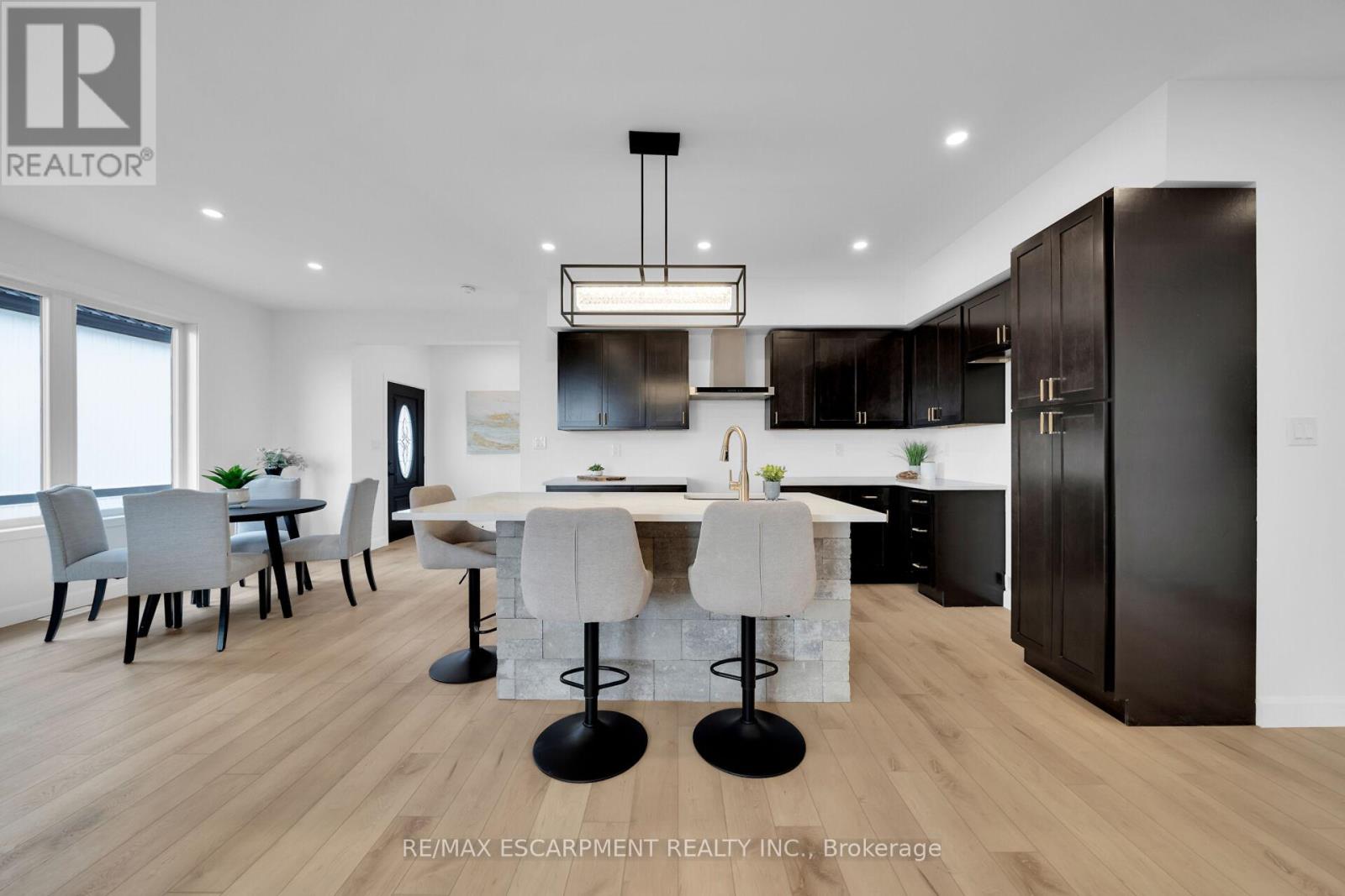 4093 RAINHAM ROAD - 16
