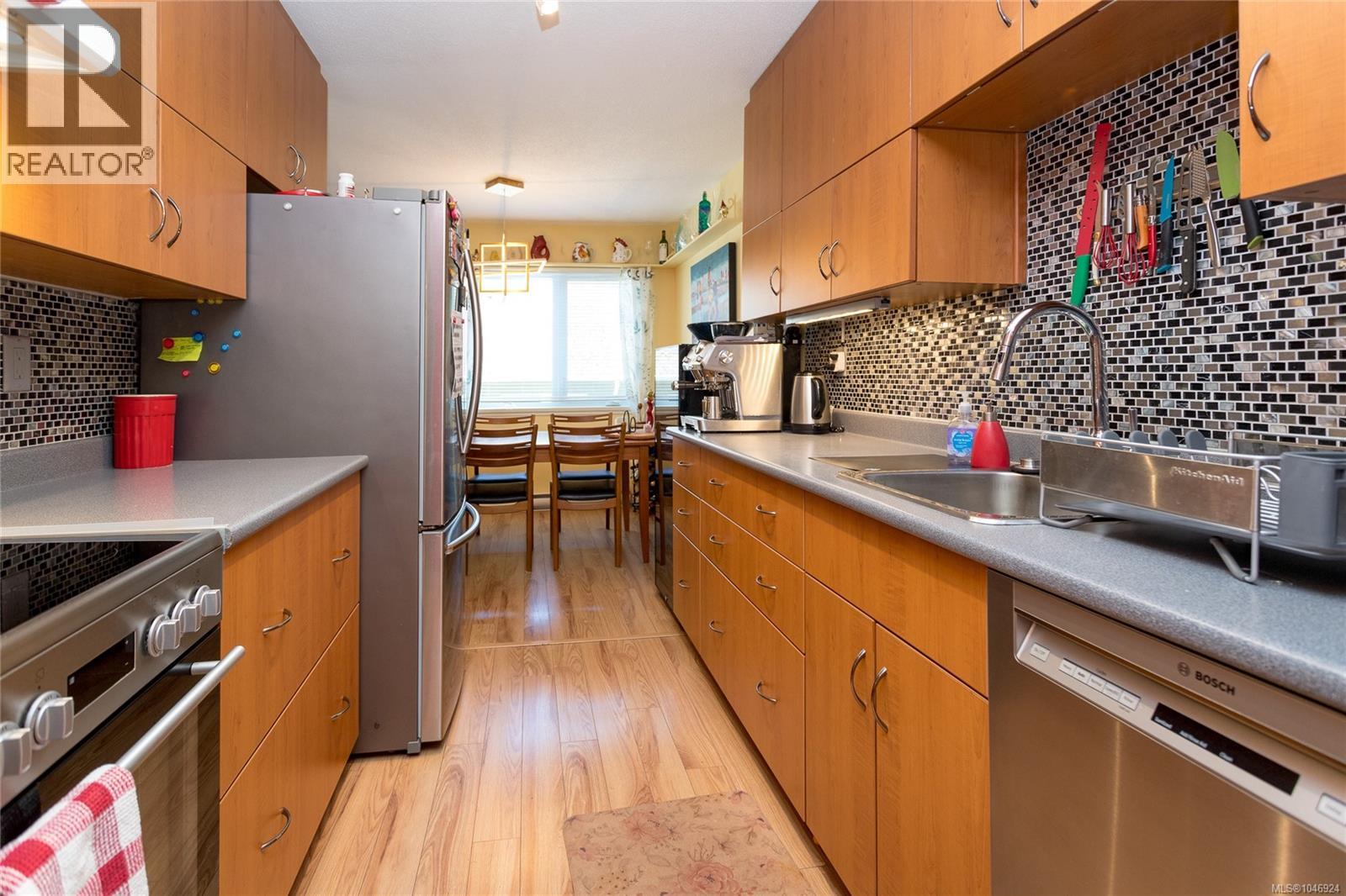 #203 1035 Southgate St - 12