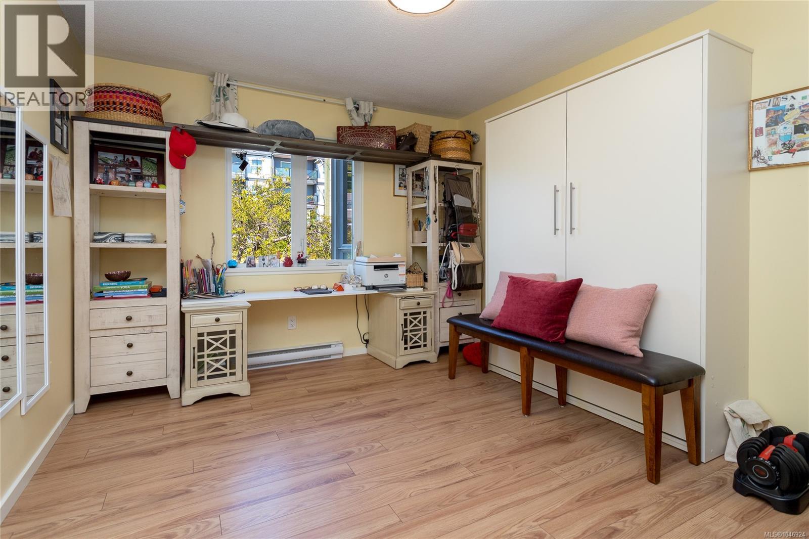 #203 1035 Southgate St - 17