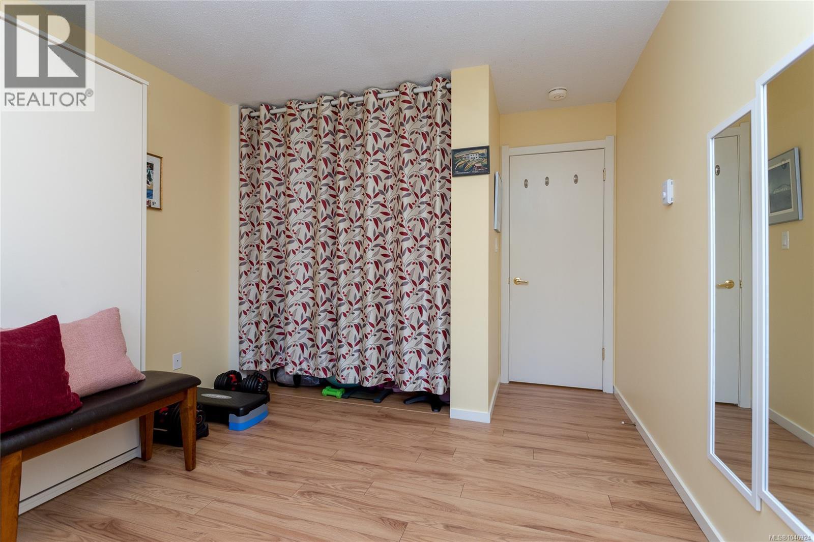#203 1035 Southgate St - 18