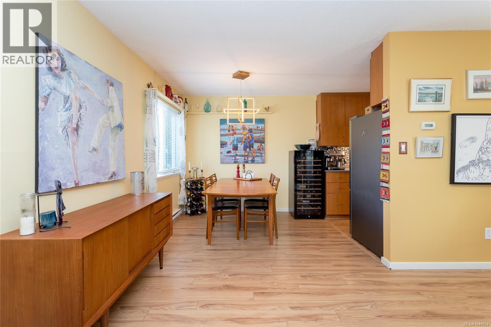 #203 1035 Southgate St - 9
