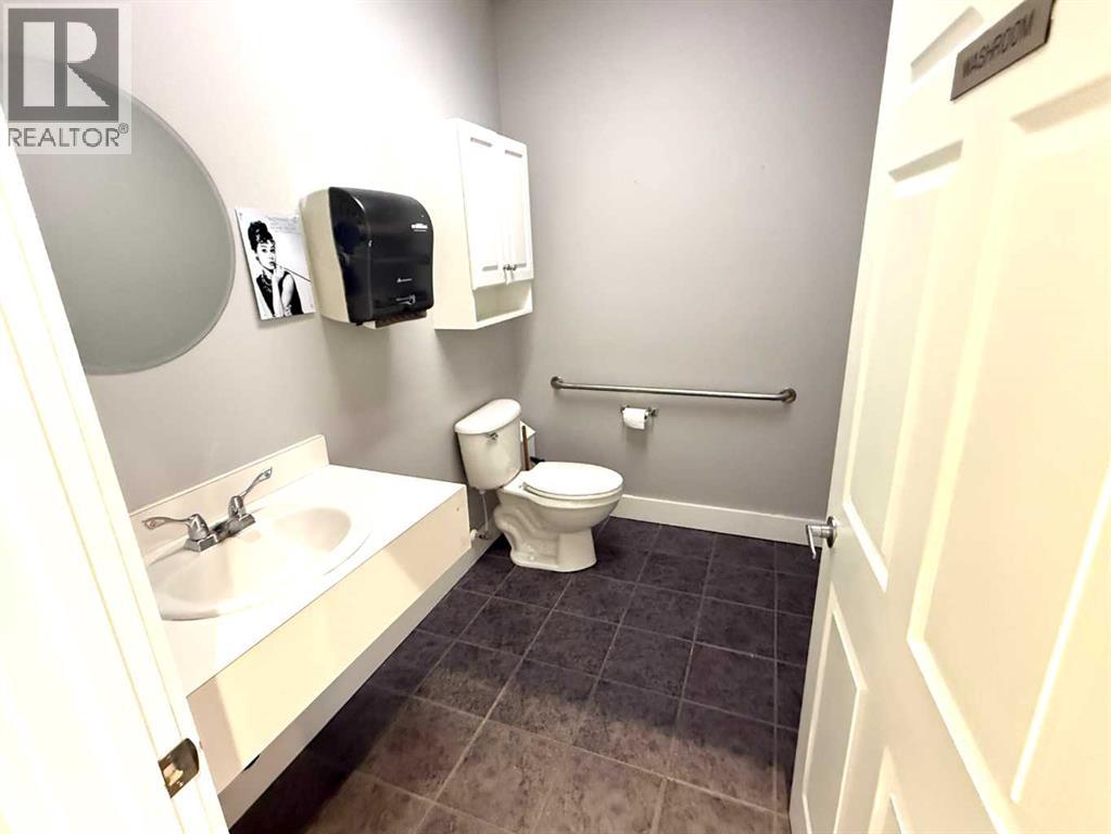 A105, 5212 48 Street, Red Deer — property photo 10
