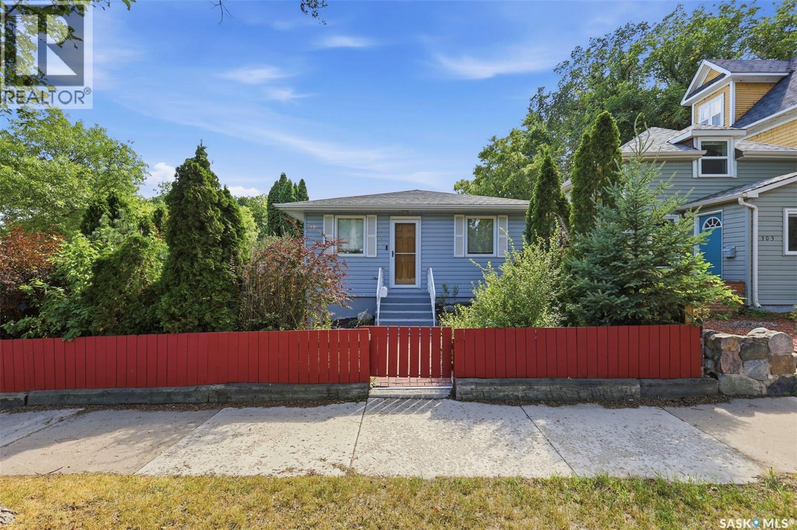 301 29th STREET W