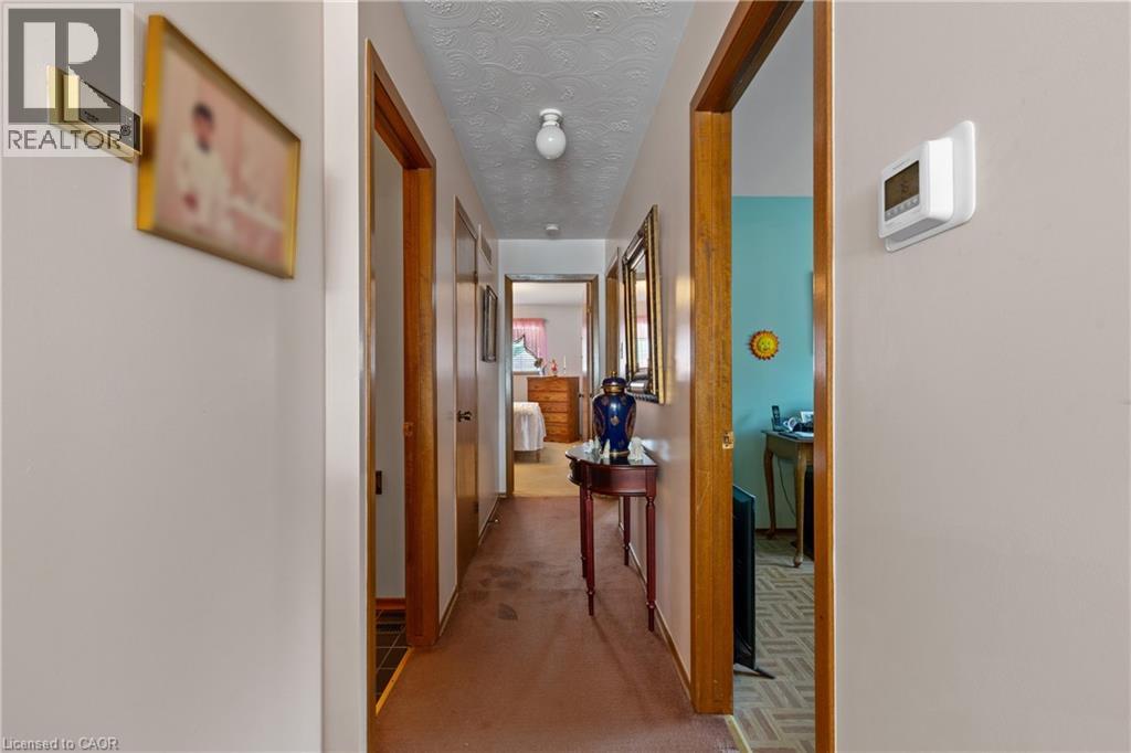 202 RAY Street N - Image 16
