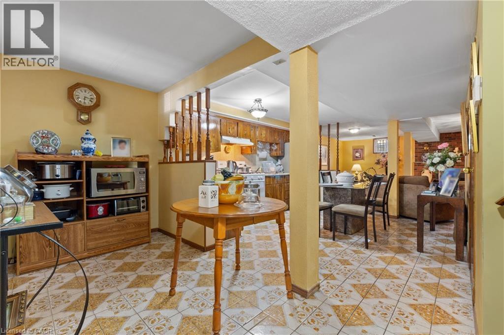 202 RAY Street N - Image 37