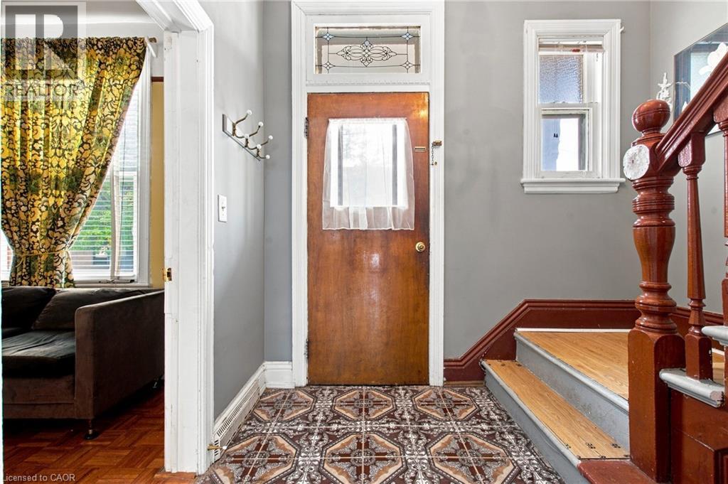 128 HESS Street N - Image 4