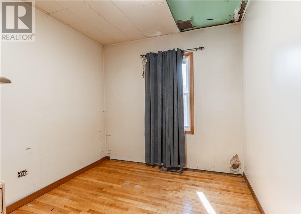 3426 Falconbridge Highway - Image 11