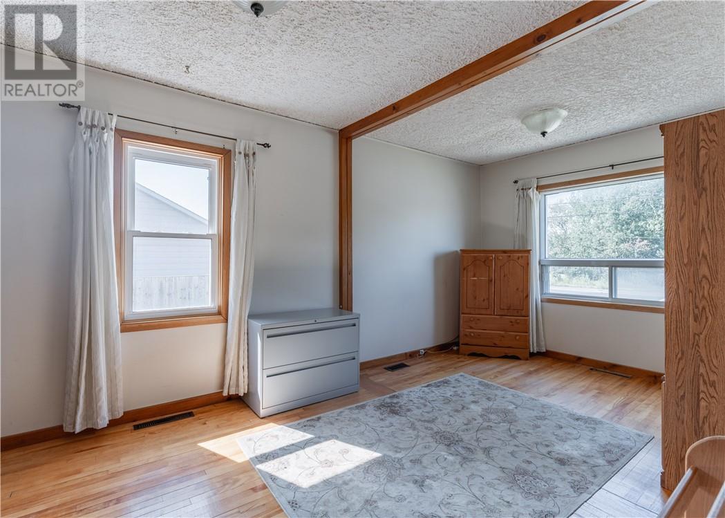 3426 Falconbridge Highway - Image 4