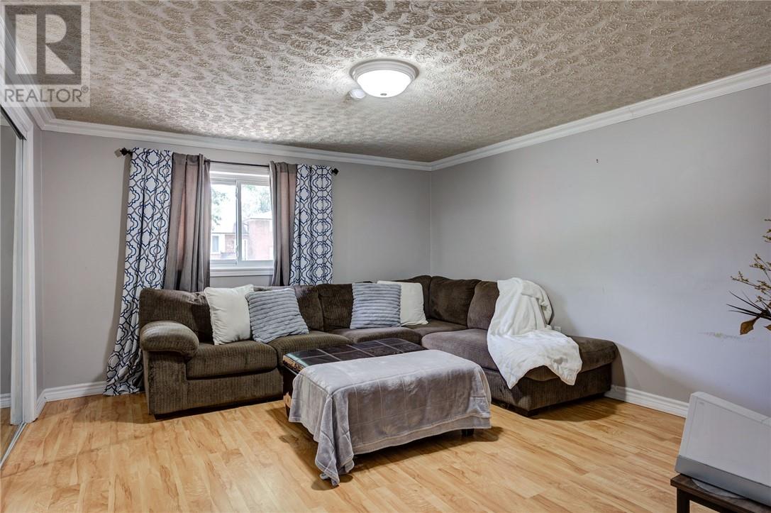 673 Camelot Drive - 16
