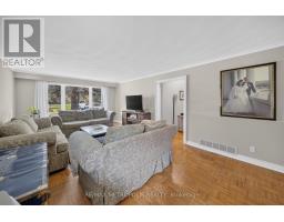 Bedroom 3 - 6370 Hillsdale Drive, Whitchurch Stouffville, ON L4A3B8 Photo 6