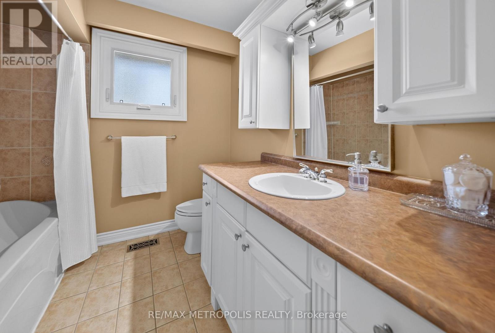 6370 HILLSDALE DRIVE - Image 17