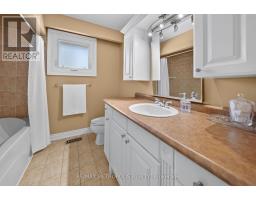 6370 Hillsdale Drive, Whitchurch Stouffville, ON L4A3B8 Photo 17