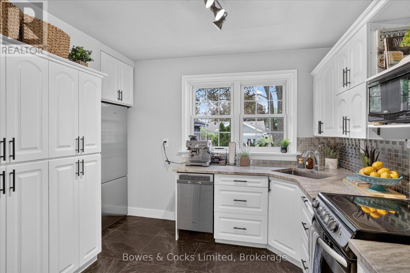 1349 HOLLOWAY DRIVE - Image 12