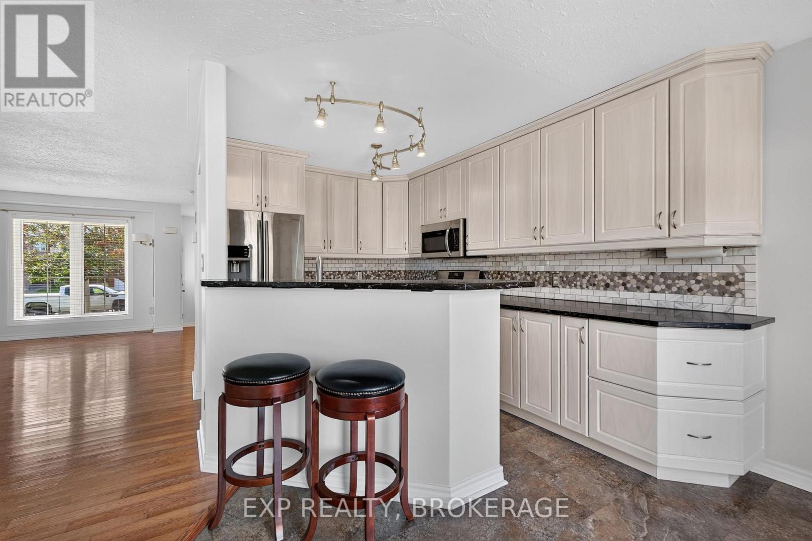 1896 BERRYWOOD CRESCENT - Image 16