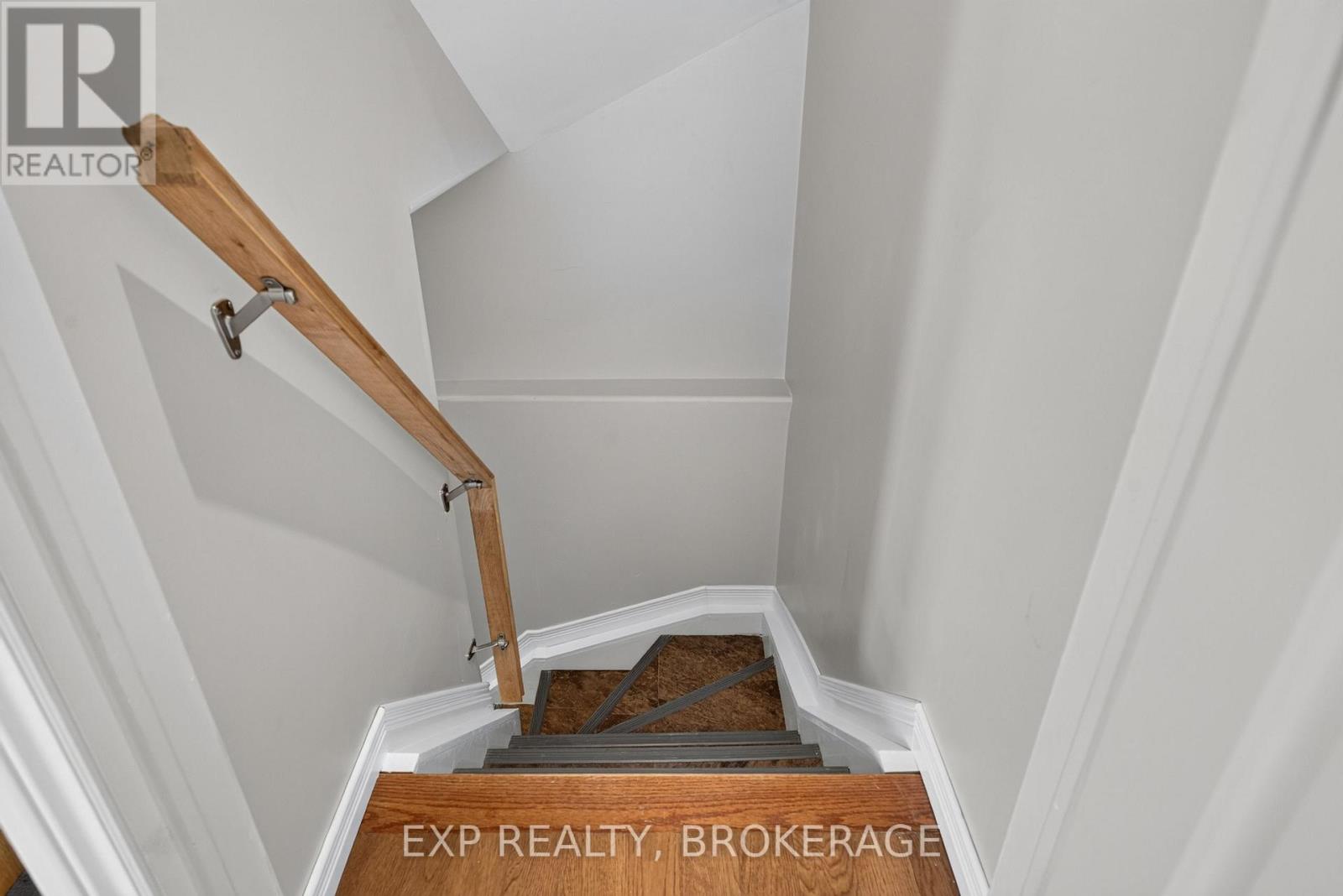 1896 BERRYWOOD CRESCENT - Image 31