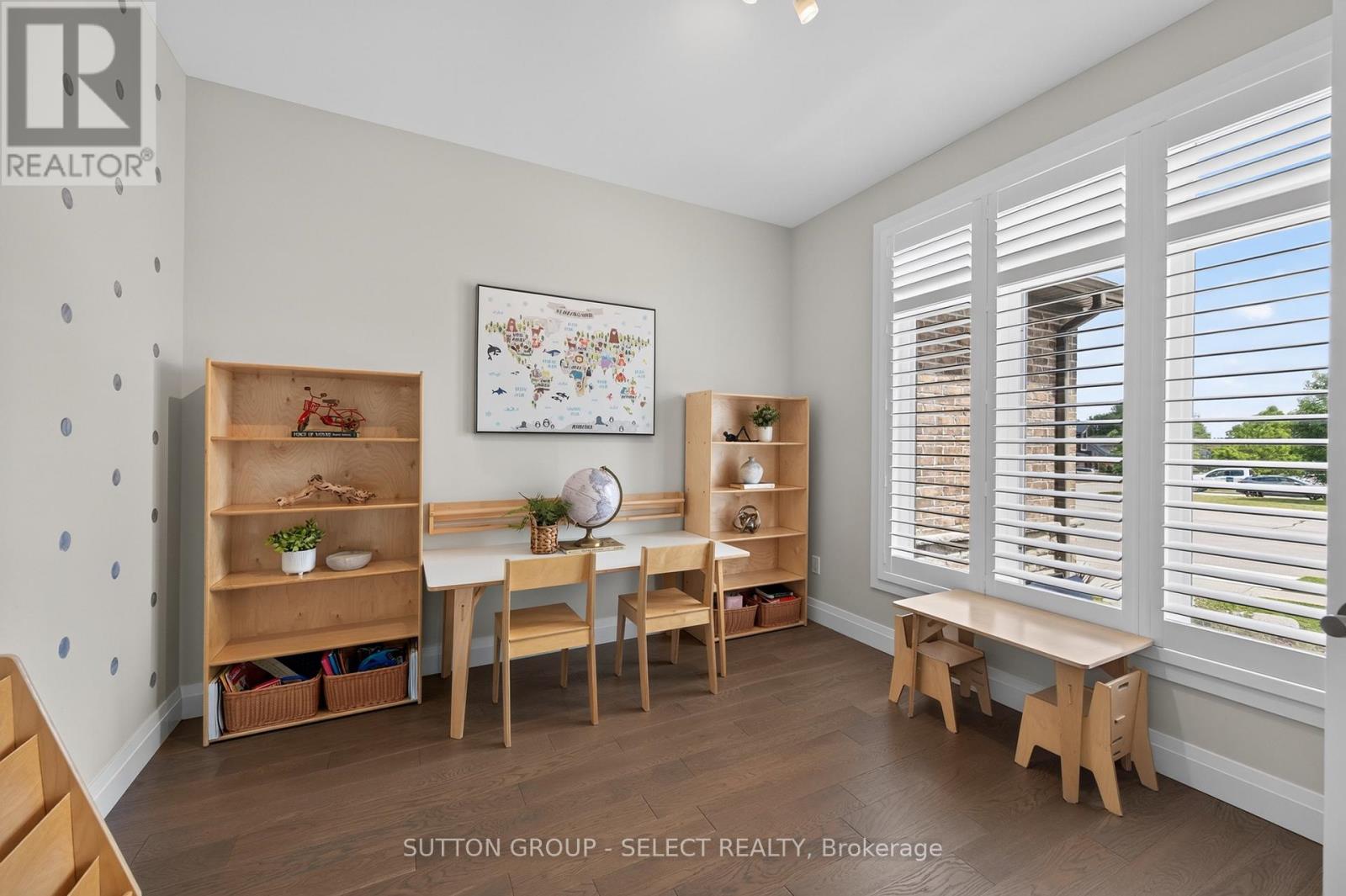 216 MARTIN DRIVE - Image 13