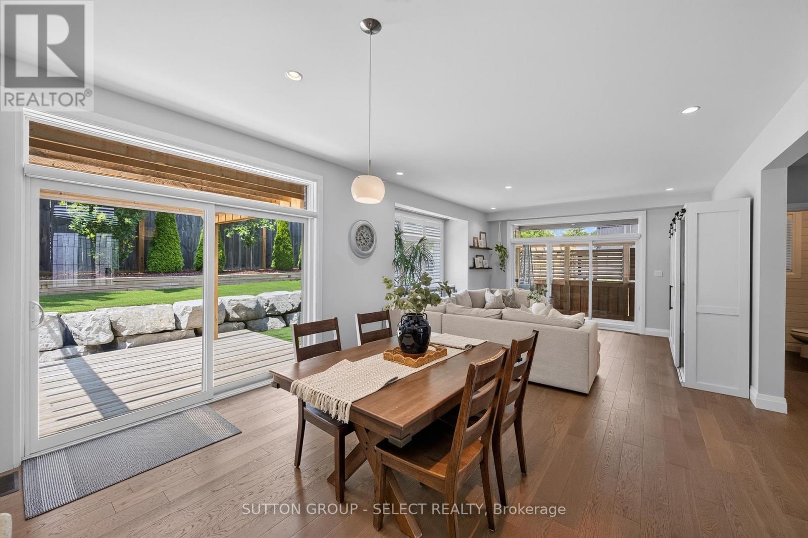 216 MARTIN DRIVE - Image 18