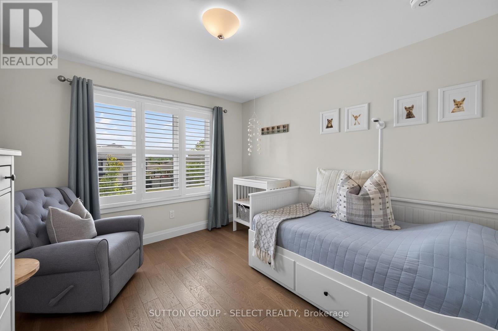 216 MARTIN DRIVE - Image 28