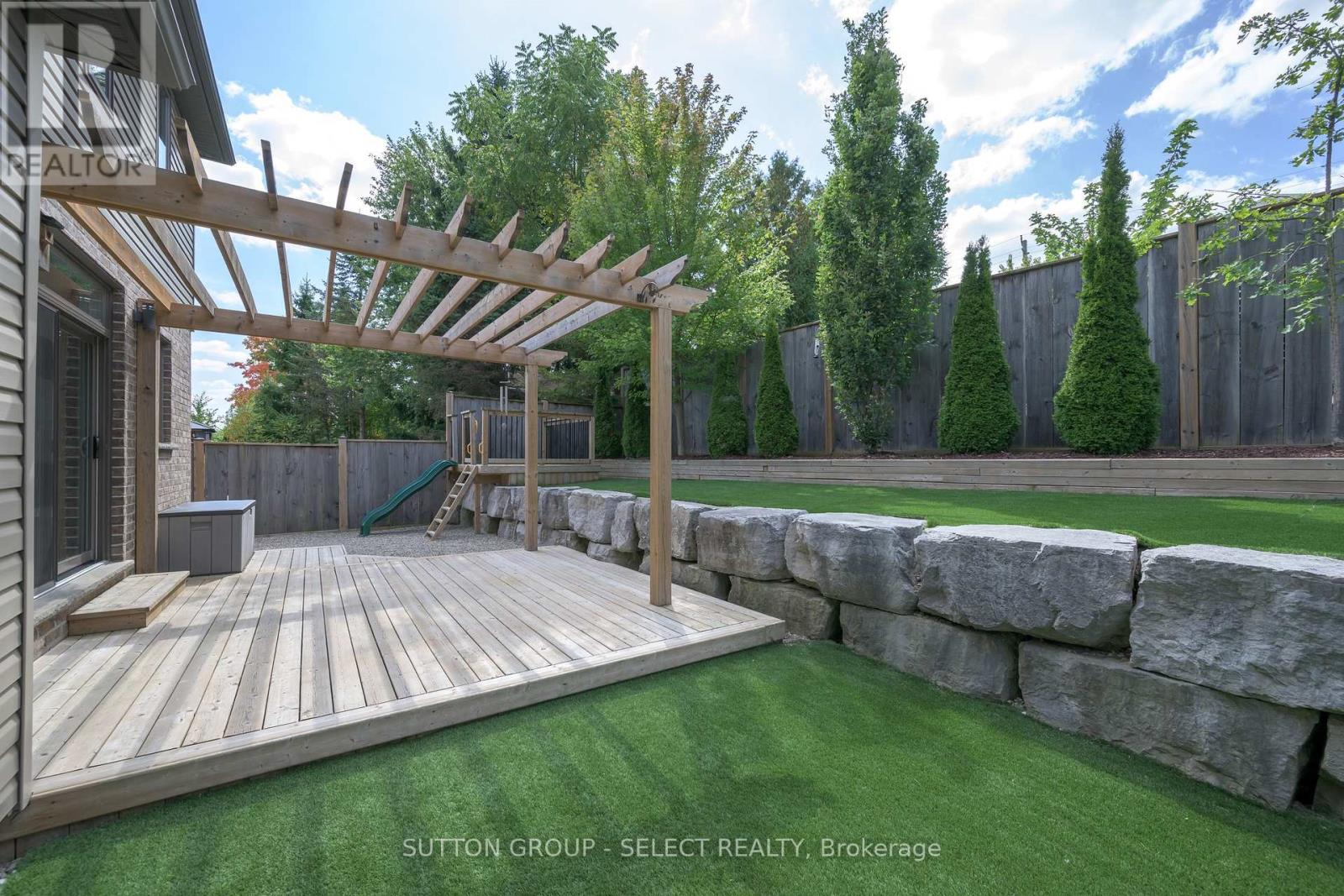 216 MARTIN DRIVE - Image 4