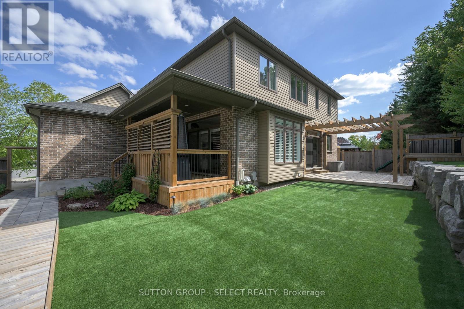 216 MARTIN DRIVE - Image 44