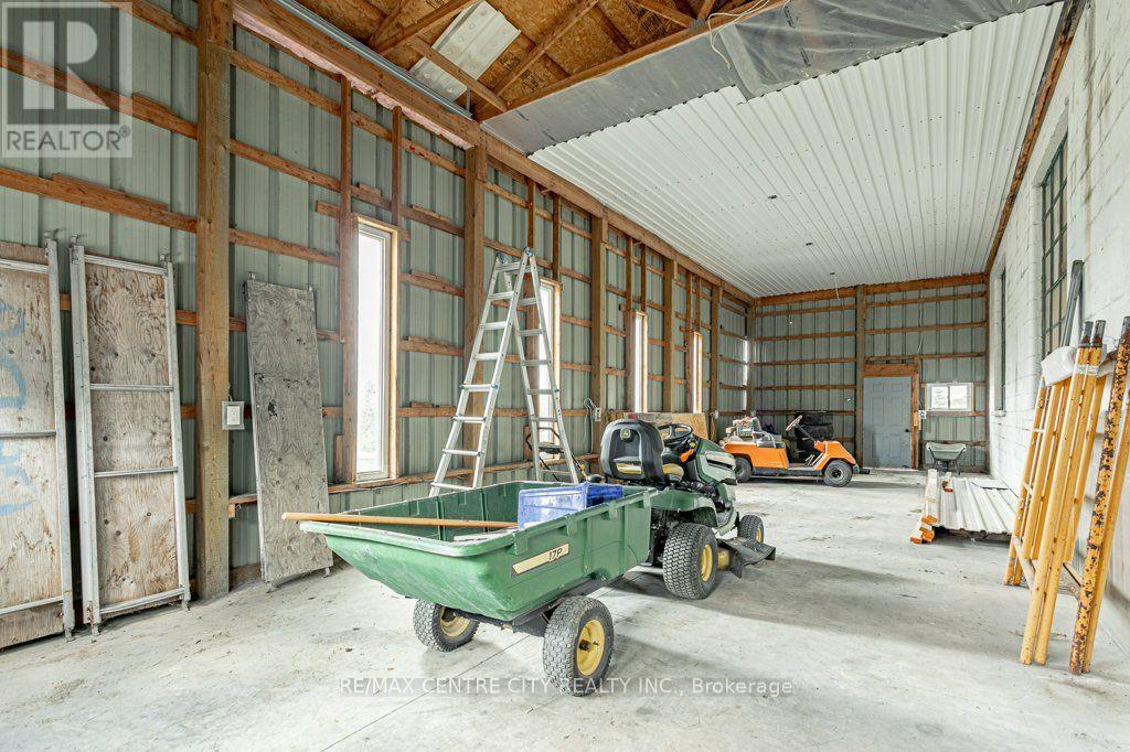594443 HIGHWAY 59 ROAD - 28
