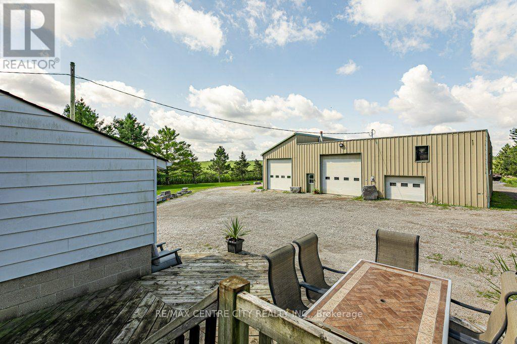 594443 HIGHWAY 59 ROAD - 36