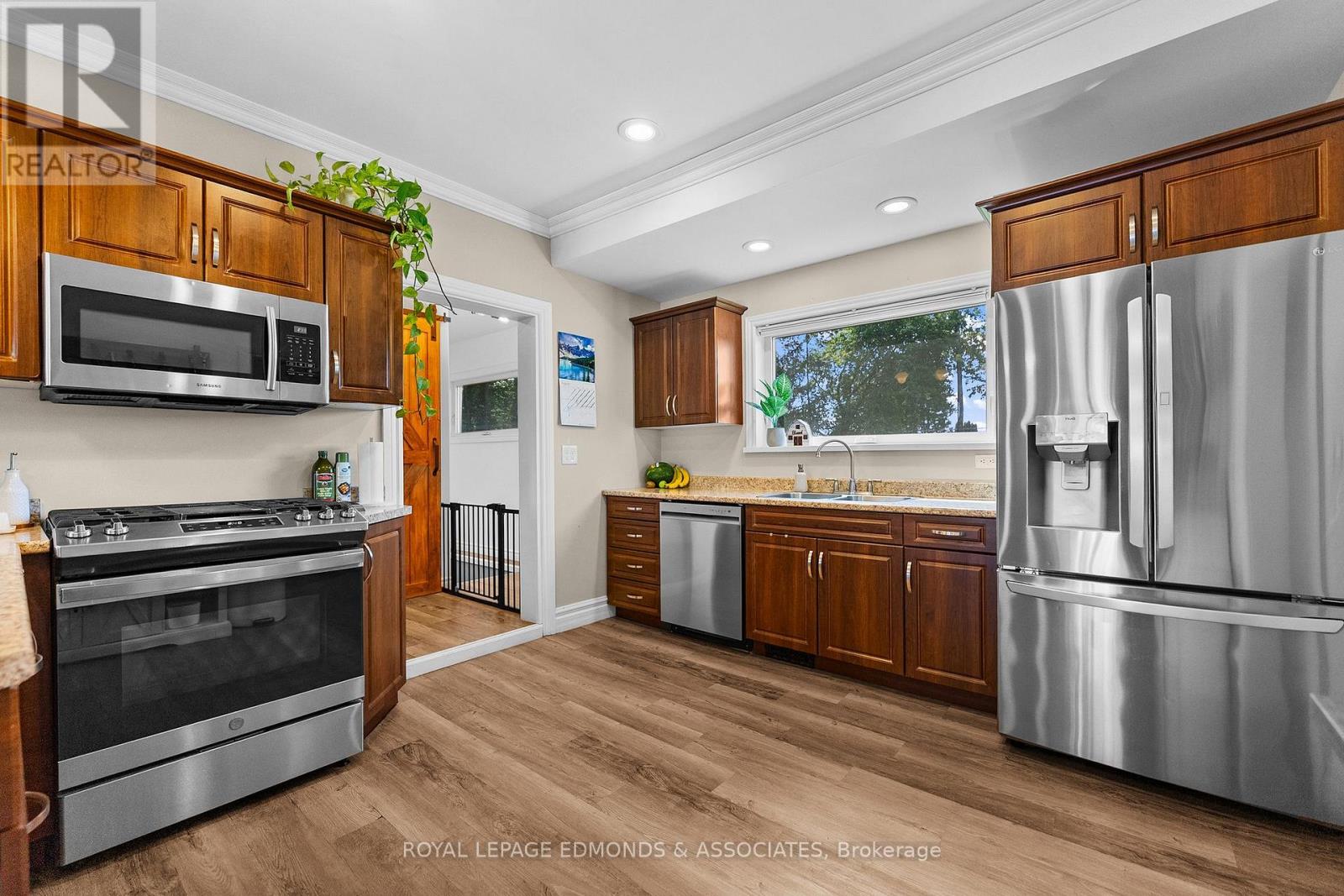 11946 ROUND LAKE ROAD - Image 15