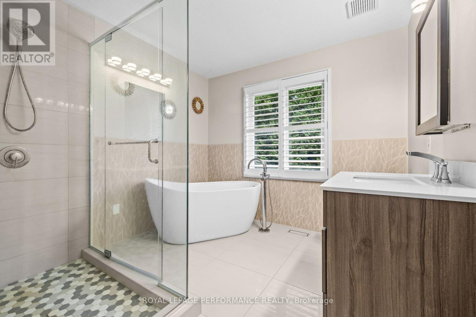 3080 Conc. 3 Plantagenet Road